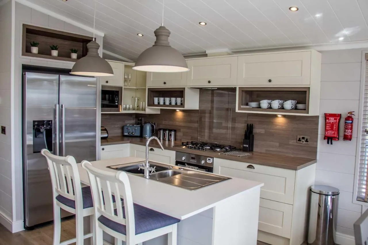 High Oaks Grange - Contemporary Lodges 피커링 샬레