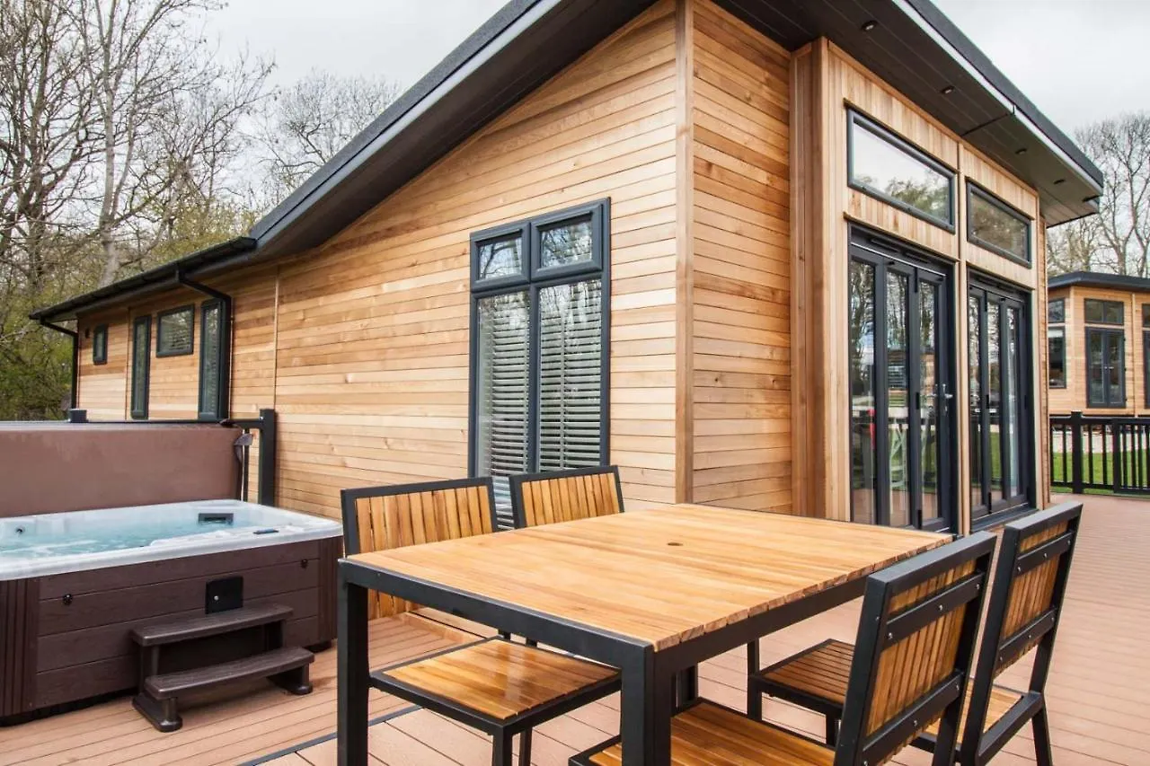 High Oaks Grange - Contemporary Lodges 피커링