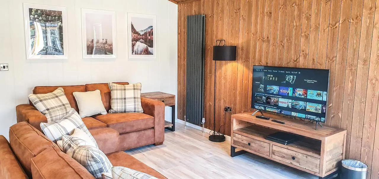 High Oaks Grange - Contemporary Lodges 피커링